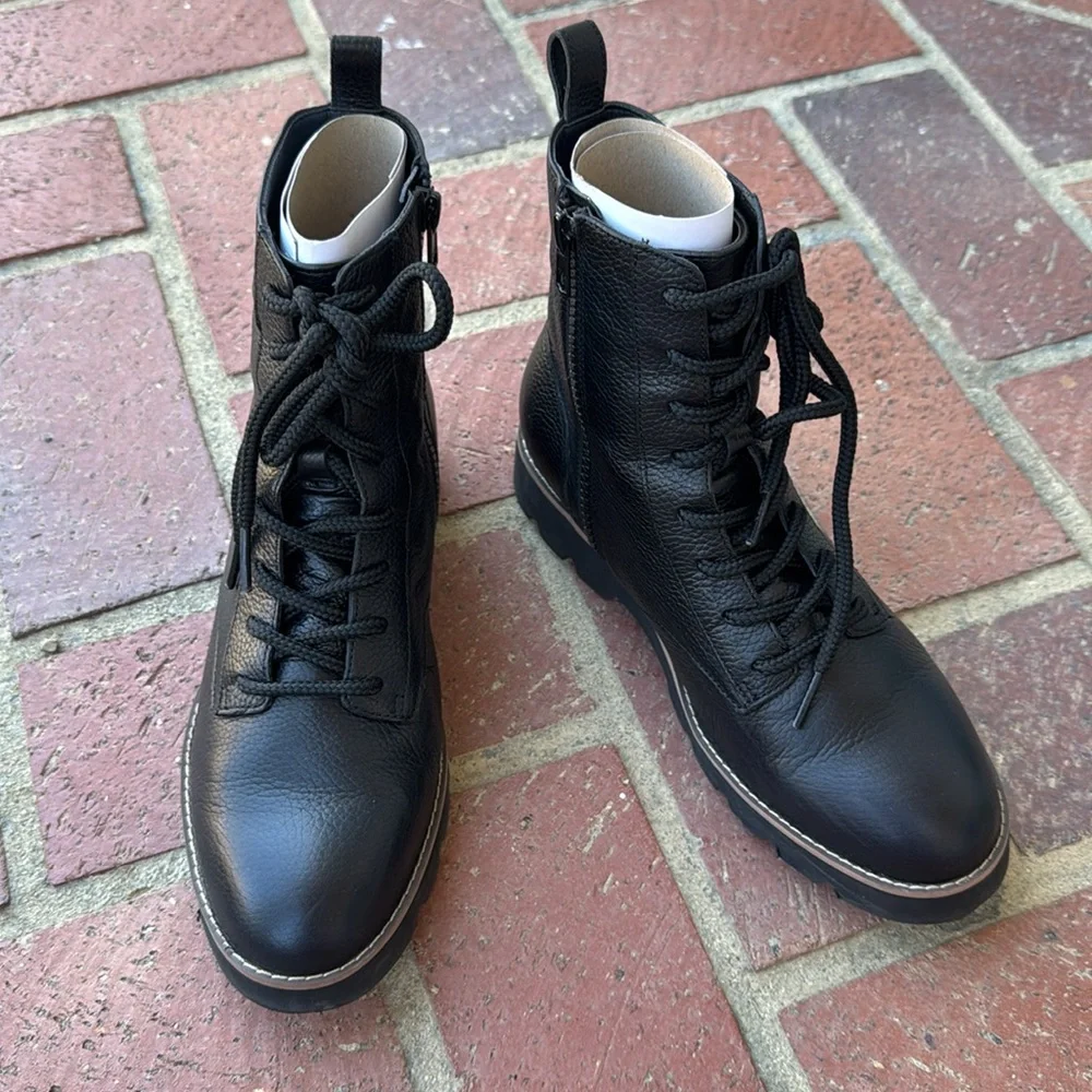 Vionic boots - Picture 9 of 10